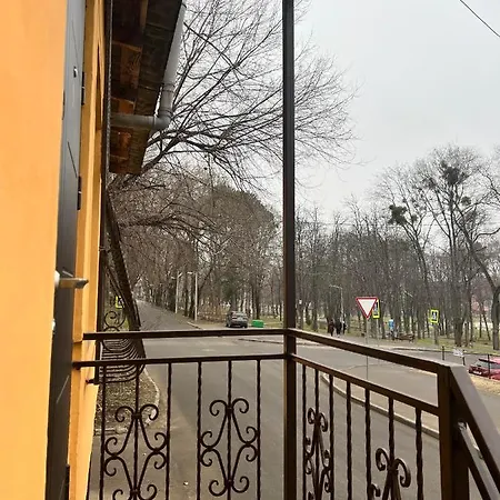 Orange House Next To A Park Apartment Chisinau Exterior foto